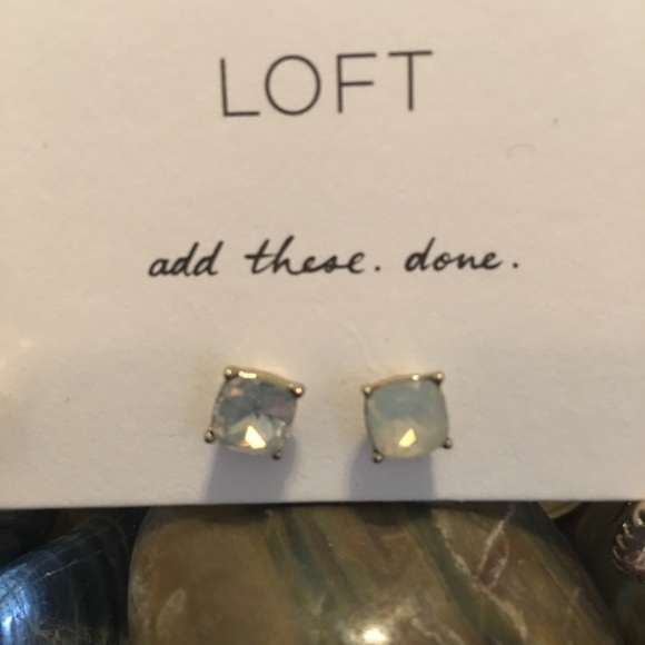 NWT❣️Ann Taylor Loft 3 piece pierced earring set - Picture 4 of 4